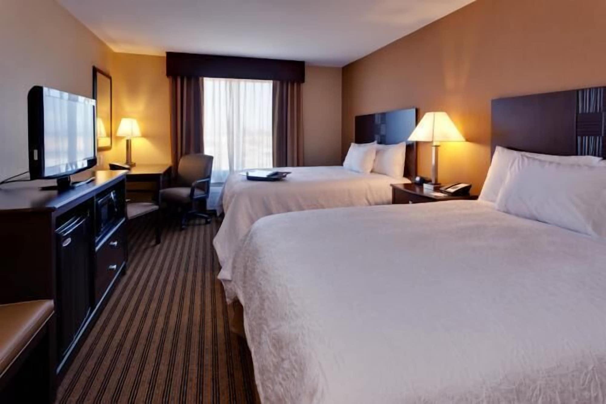 Hampton Inn & Suites Fresno - Northwest Herndon Екстериор снимка