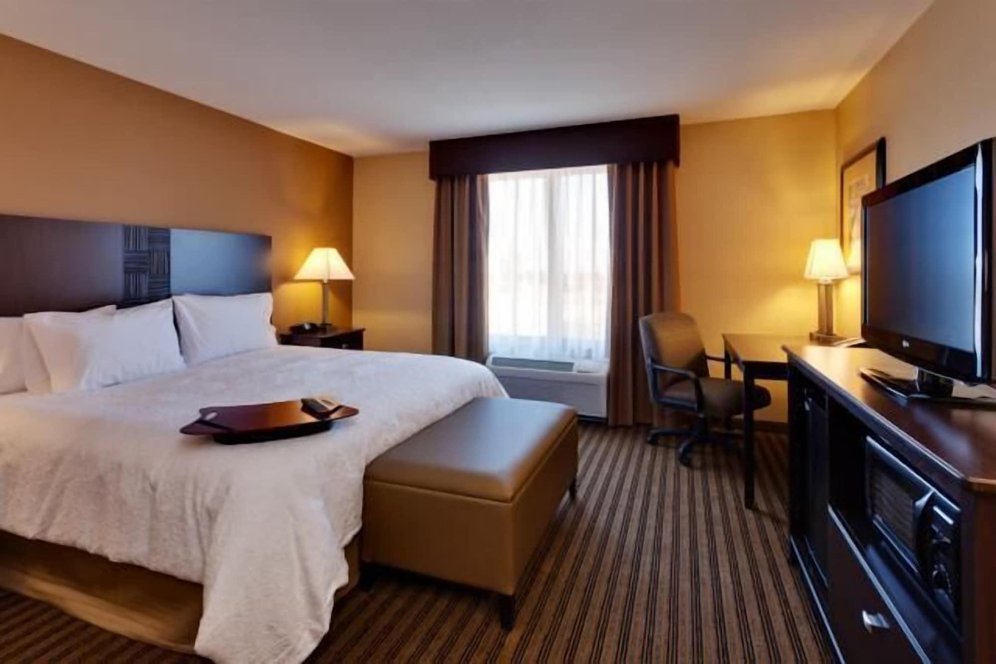 Hampton Inn & Suites Fresno - Northwest Herndon Екстериор снимка