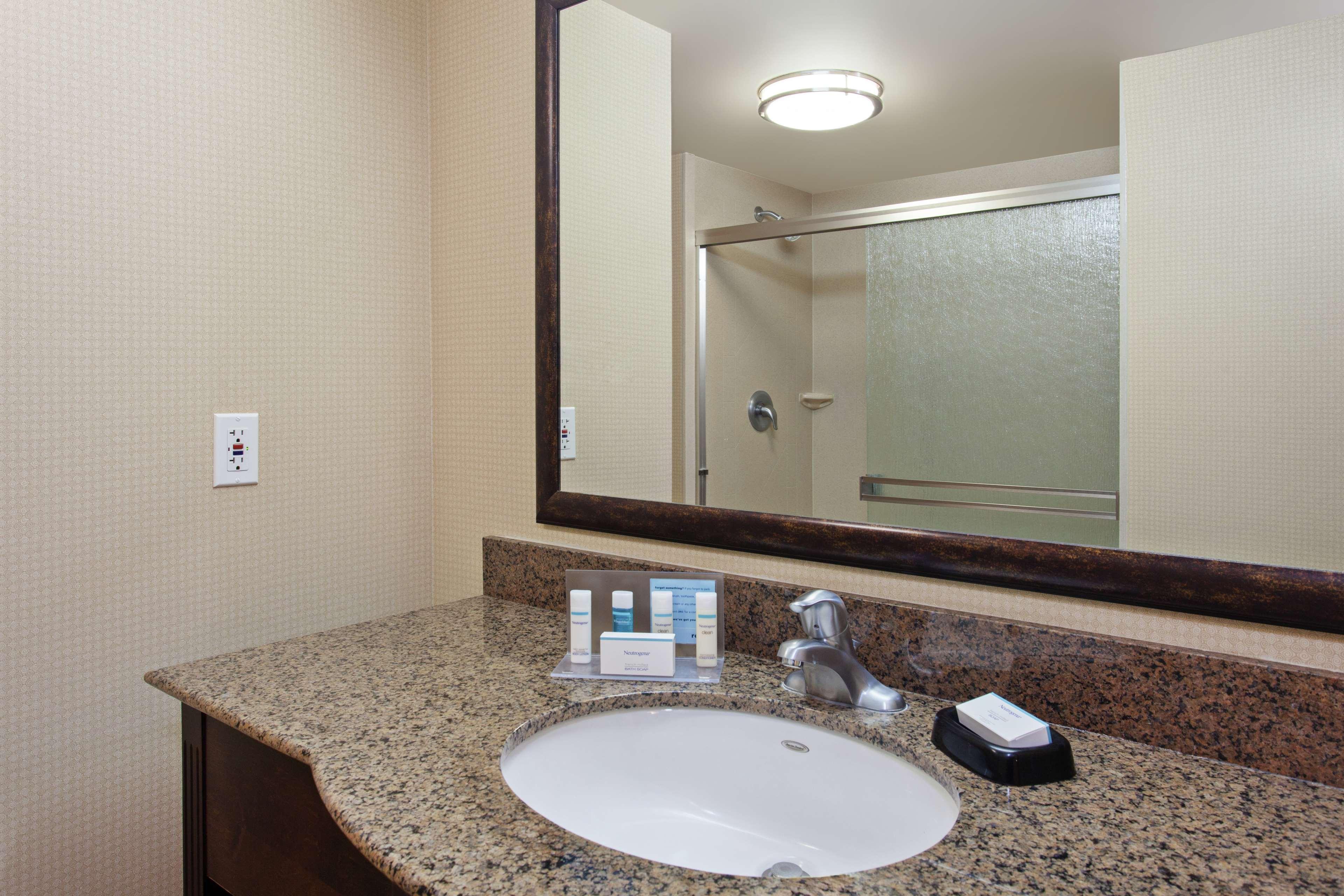 Hampton Inn & Suites Fresno - Northwest Herndon Екстериор снимка