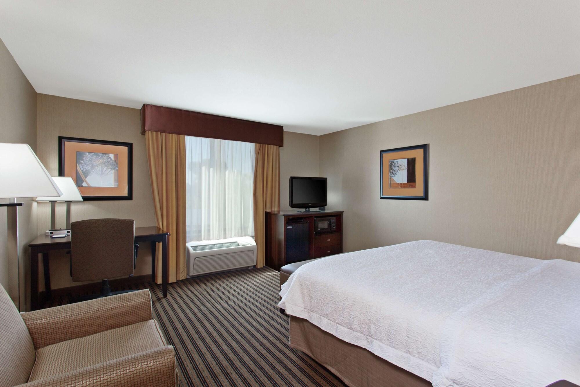 Hampton Inn & Suites Fresno - Northwest Herndon Екстериор снимка