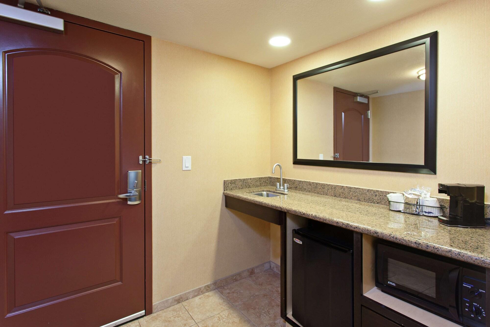 Hampton Inn & Suites Fresno - Northwest Herndon Екстериор снимка