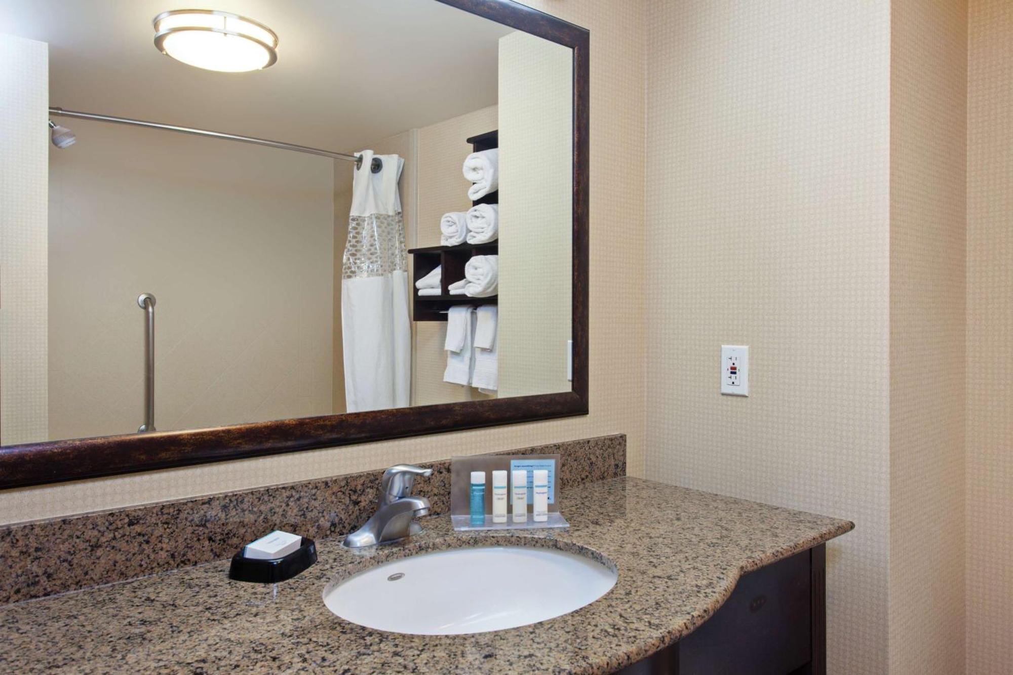 Hampton Inn & Suites Fresno - Northwest Herndon Екстериор снимка